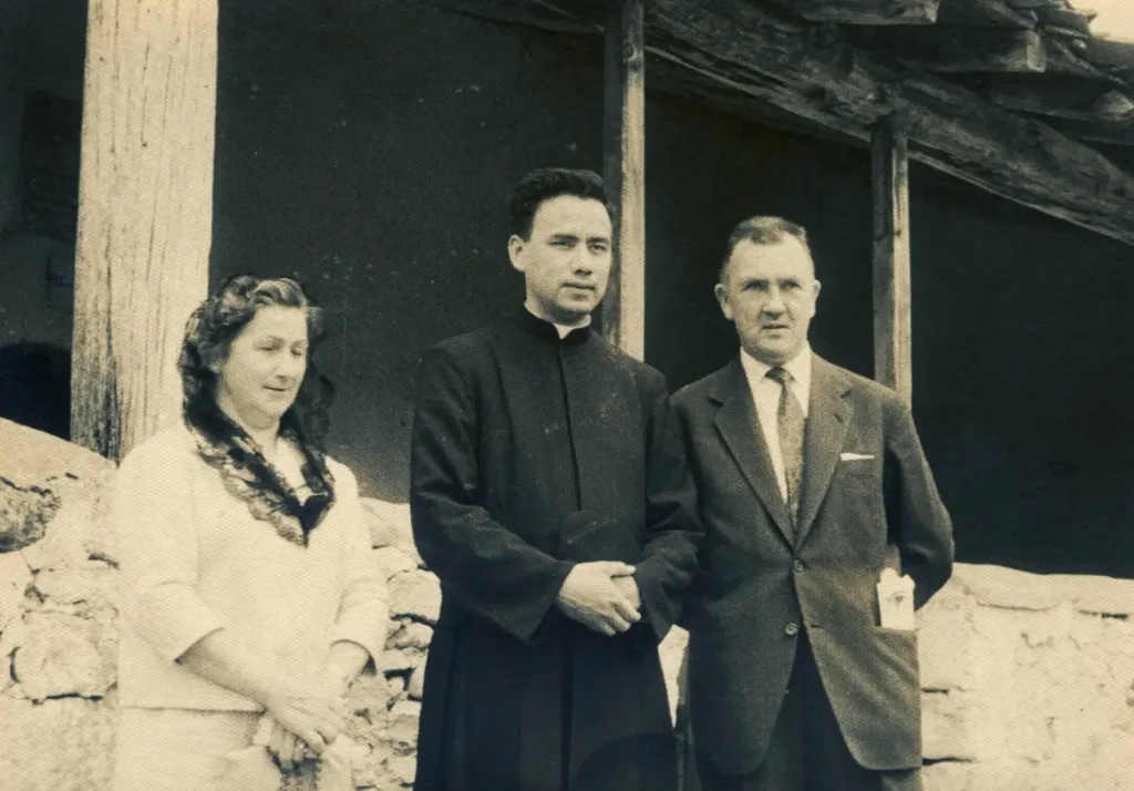 Rutilio with his parents on the day of his first Mass